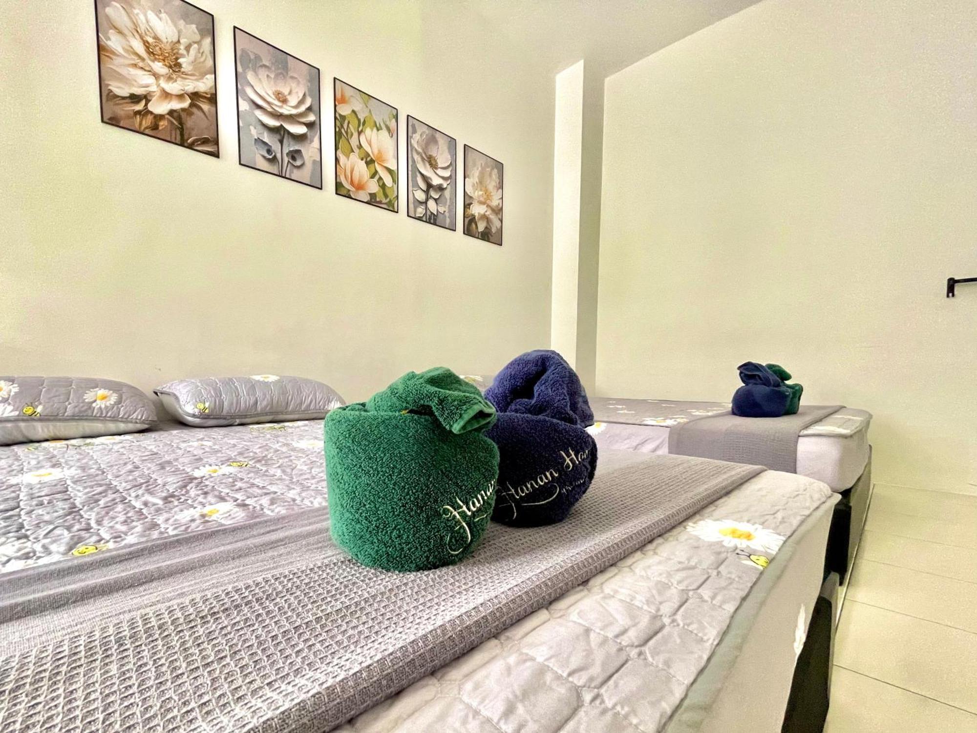 Hanan Homestay Klebang Ipoh With A View Of Mount Korbu, For Musl!M Only!! מראה חיצוני תמונה